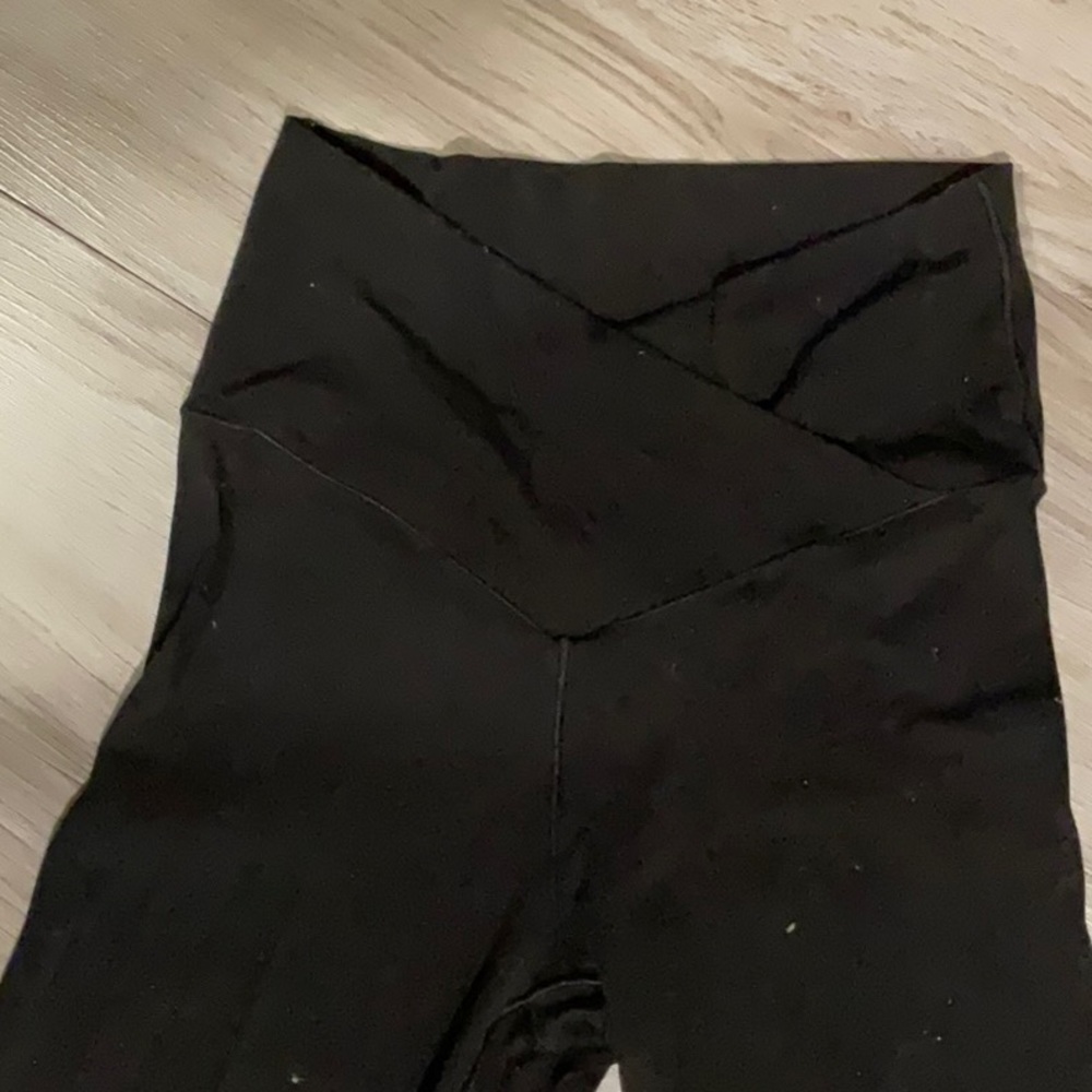 Offline by aerie crossover leggings black size small